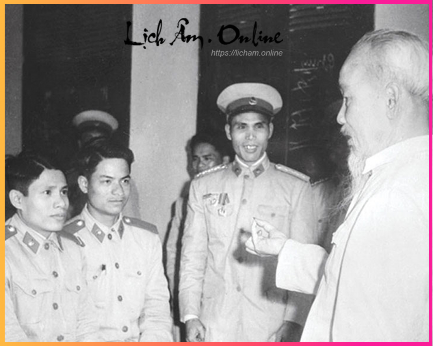 Lãnh tụ Hồ Chí Minh trở về nước trực tiếp lãnh đạo cách mạng Việt Nam
